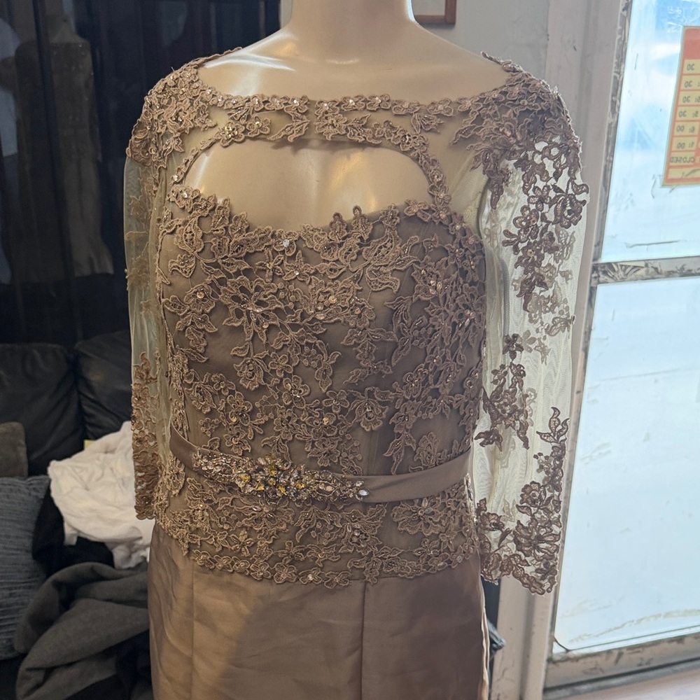 MGNY Gold Dress - Picture 7 of 7